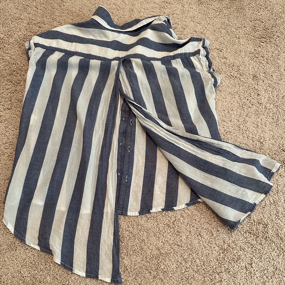 Lucky Brand SS Striped Top Size S/P - Picture 9 of 9